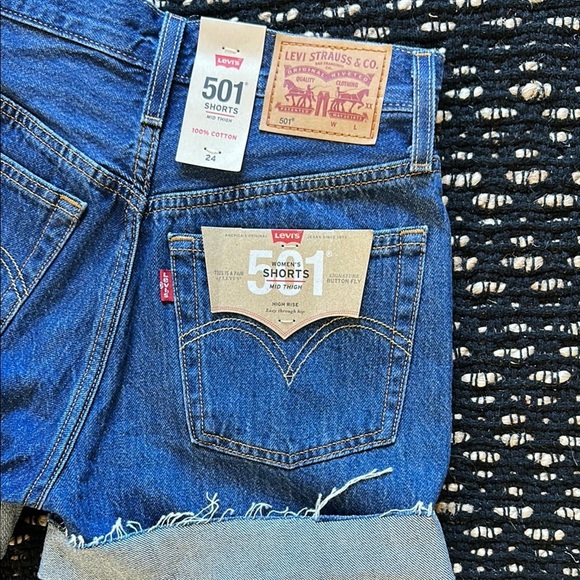 LEVIS 501 SHORTS NWT - Picture 4 of 12